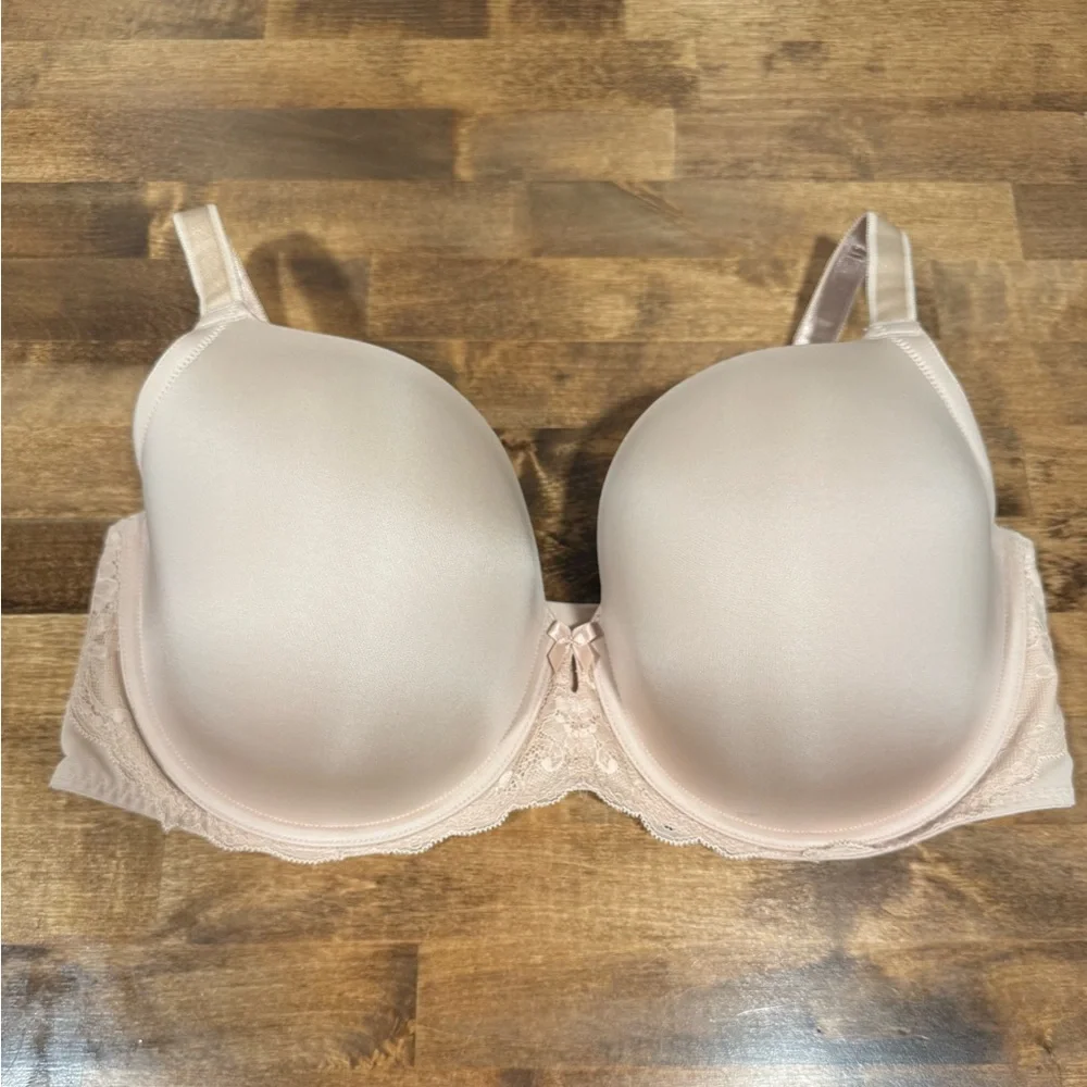 Torrid Curve Bra - Picture 1 of 5